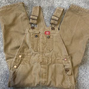 Kids 5/6 dickies bibs, lightly used like new. No tears or stains.